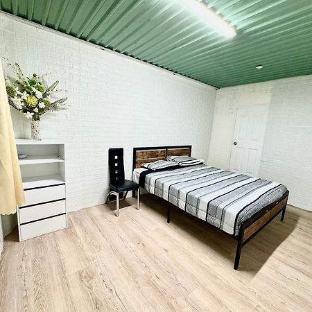 Private Cabin In Central Оукланд Екстериор снимка