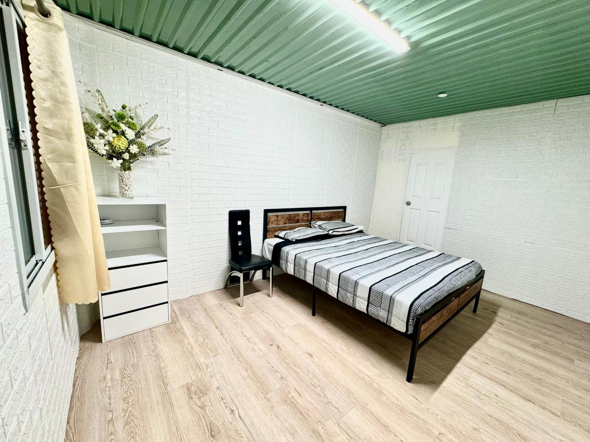 Private Cabin In Central Оукланд Екстериор снимка